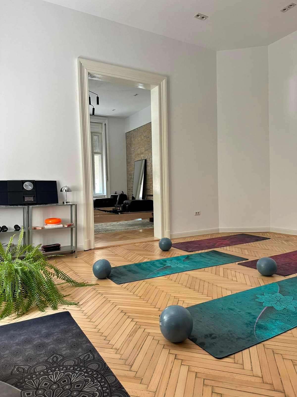 Clase de pilates la saltea