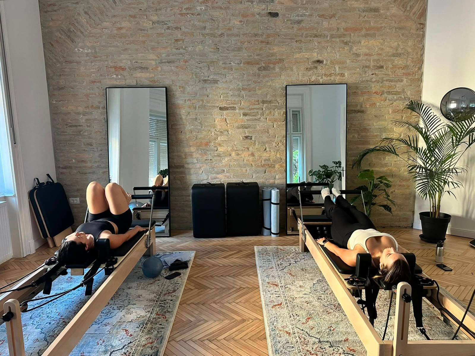 Reformer Pilates Timișoara și Arad - Clase pe aparat la Balance Studio